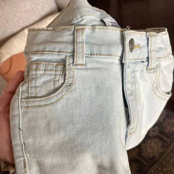 Light Wash Skinny Jeans - Picture 8 of 8